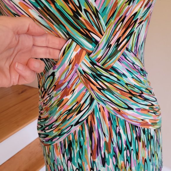 Cable & Guage Colorful Cross Over, V-Neck Women's Top. Size M - Picture 4 of 8